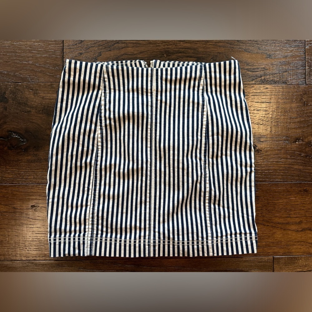 Jolt Navy Striped Mini Skirt- size 9
